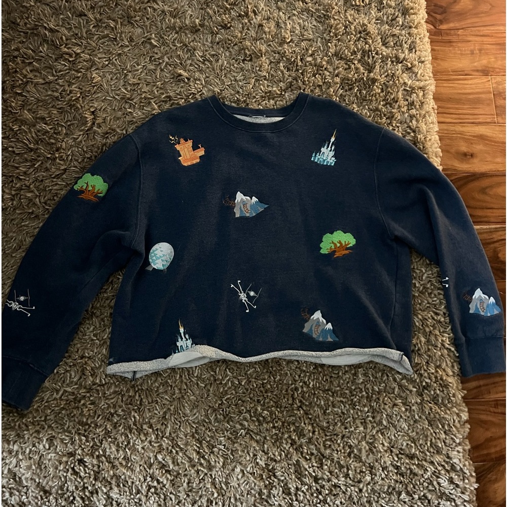 Disney world sweatshirt